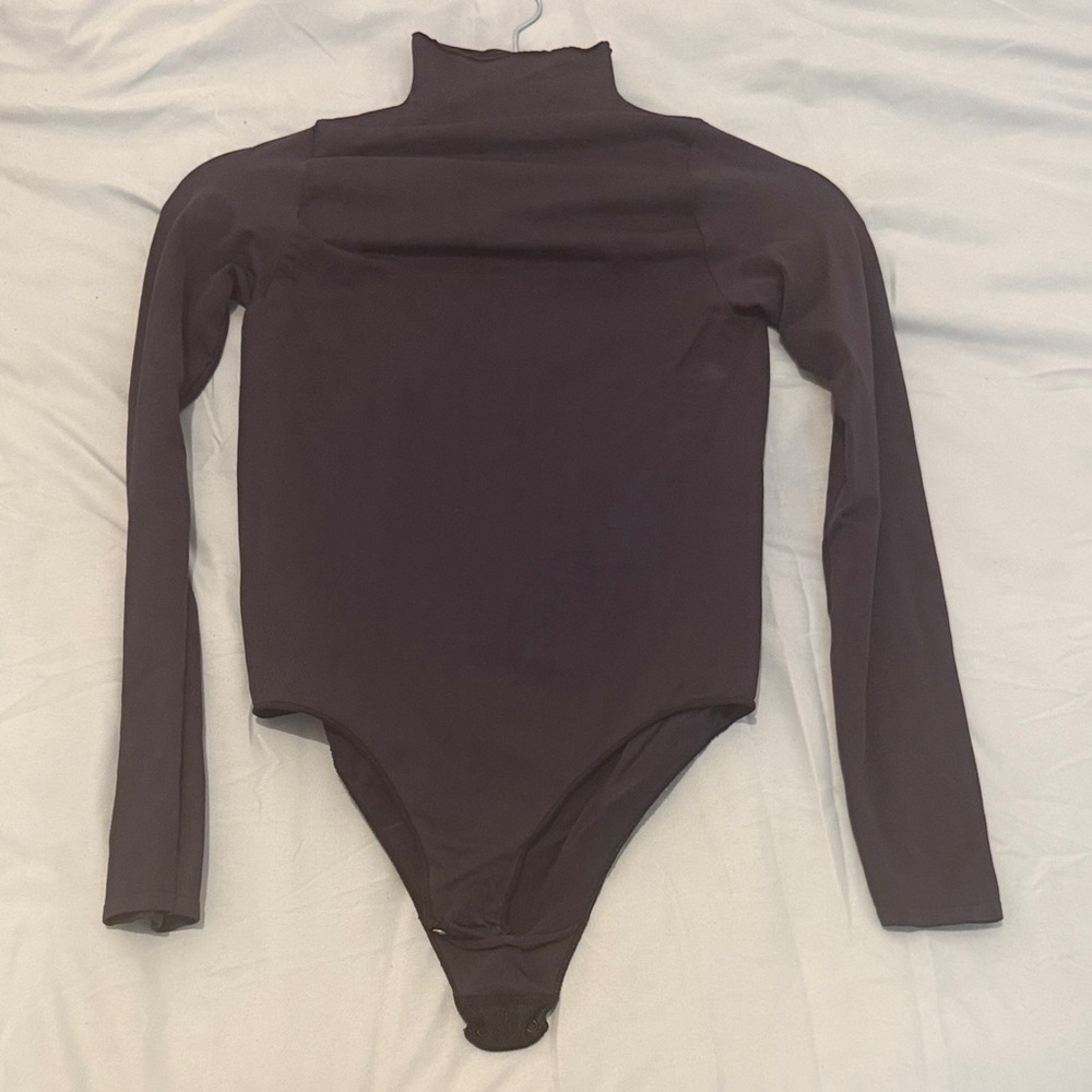 Long sleeve fits everybody mock neck Bodysuit - Black